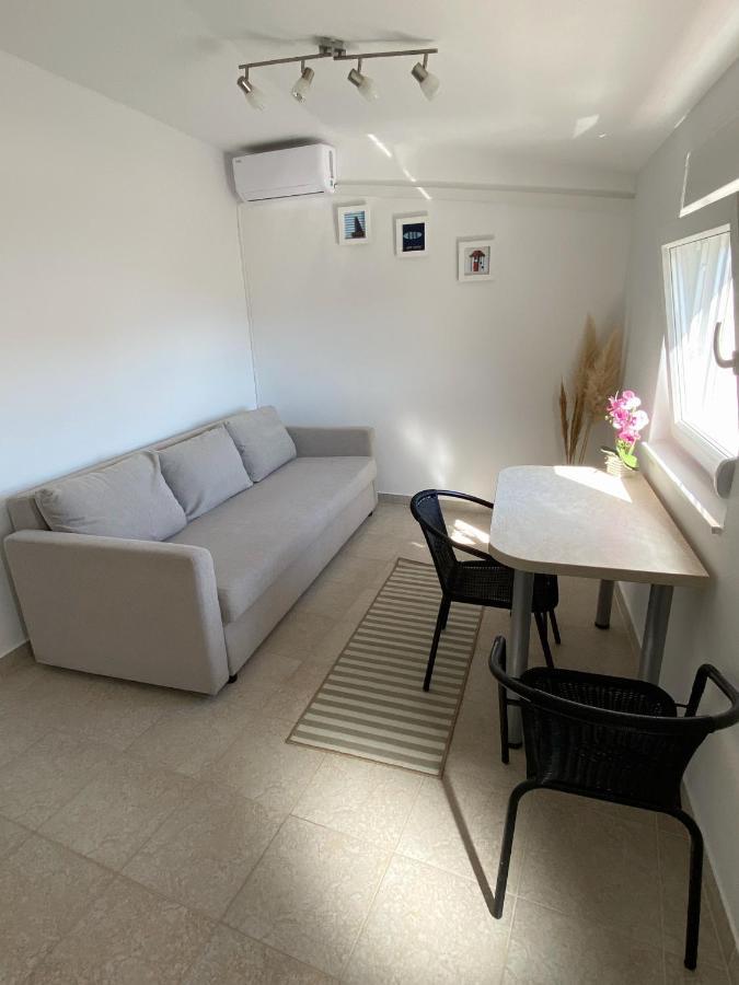 Beachfront Apartament Vir